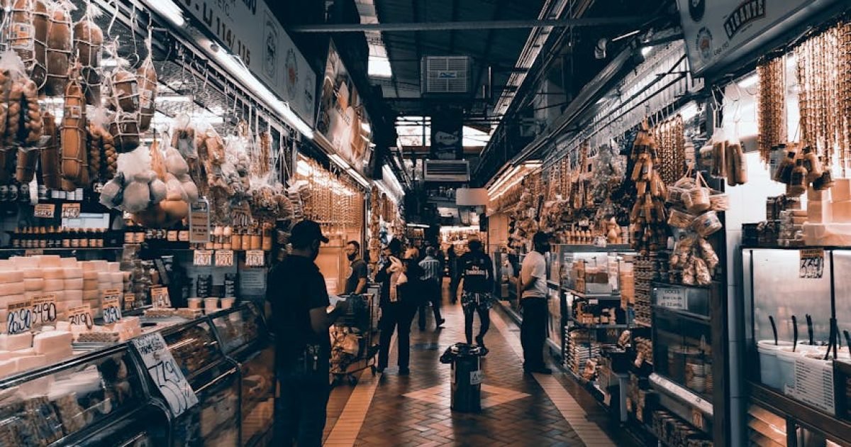Foto profissional grátis de alameda, andando, atmosfera urbana